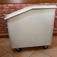 Tramoggia professionale con ruote