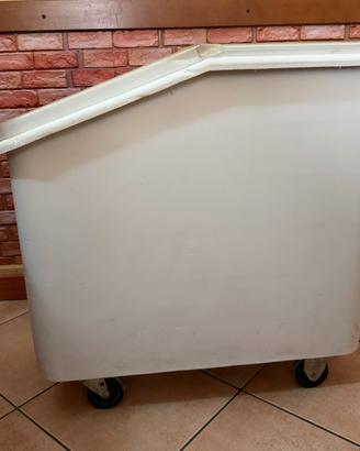 Tramoggia professionale con ruote
