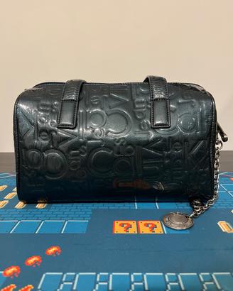 Bauletto vernice petrolio Calvin Klein