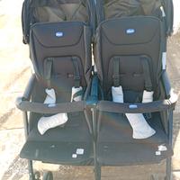 Passeggino gemellare leggero