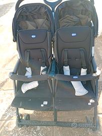 Passeggino gemellare leggero