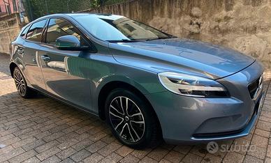 Volvo v40 D2 business 11/2018