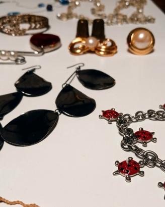 lotto bigiotteria vintage mista e accessori