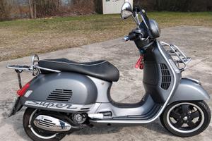 Vespa 300 super sport 