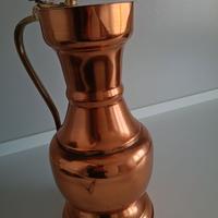 Antica grande brocca in rame