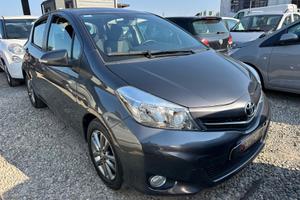 Toyota Yaris 1.0 5 porte Lounge neopatentati