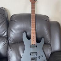 Chitarra elettrica Harley Benton con custodia