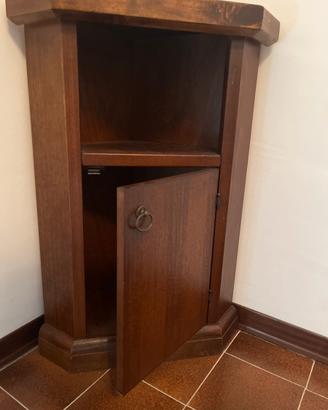 Mobiletto ad angolo