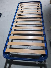 letto singolo e comodino