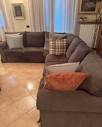 Divano angolare con pezzo letto