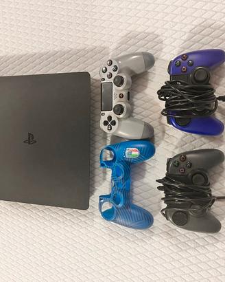 PlayStation 4 Slim + 3 Controller + Cover Silicone
