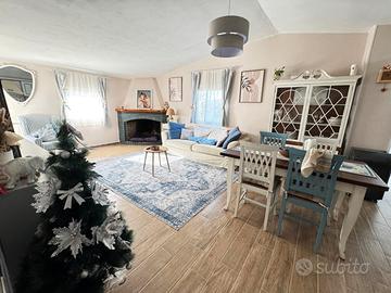 Ampia proprietà Indipendente su lotto di 12000mq