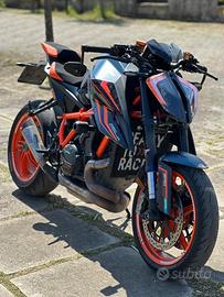 KTM SUPERDUKE 1290 R EVO