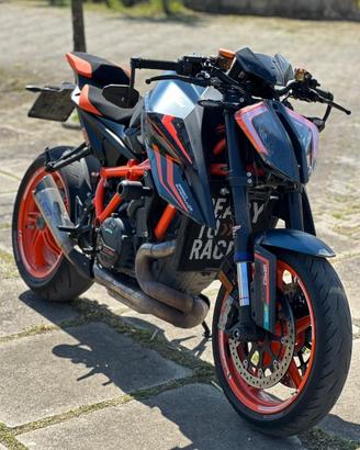 KTM SUPERDUKE 1290 R EVO