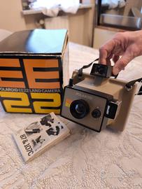 Polaroid EE22 Land Camera modello vintage