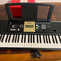 Tastiera Yamaha  YPT-220