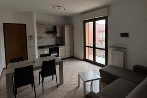 Bilocale arredato con balcone a Seregno