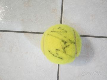 pallina da tennis firmata 