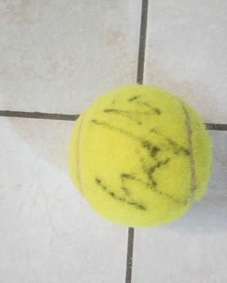 pallina da tennis firmata 