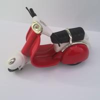 Vespa vintage con retromarcia