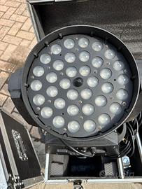 6 teste mobili LED wash 36x18W con flight case