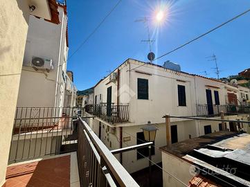 3 LOCALI A LACCO AMENO