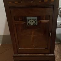 Comodino antico