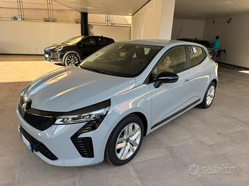 Renault clio anno ottobre 2024