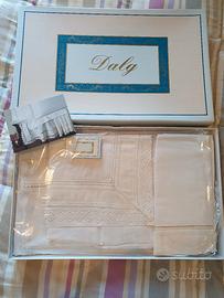 Lenzuola matrimoniali con pizzo macrame' 