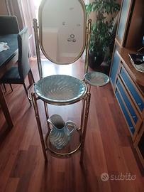 lavabo molto vecchio da dare piccoli ritocchi 