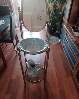 lavabo molto vecchio da dare piccoli ritocchi 