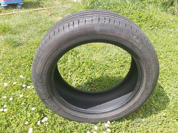 Pneumatico singolo 215/50 r17