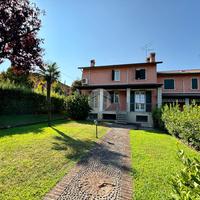 VILLA A SCHIERA D'ANGOLO A MONZAMBANO