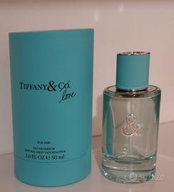 Flacone vuoto della fragranza Tiffany and love. 