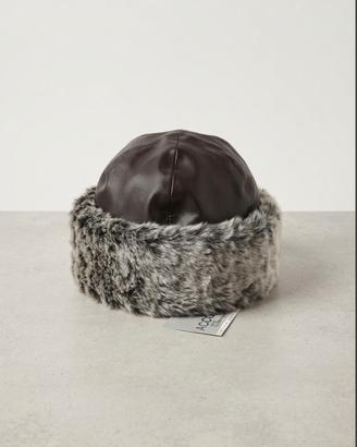 cappello in stile russo