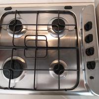 piano cottura Indesit 4 fuochi