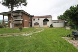 Casa indipendente di 770 m² con più di 5 locali e 