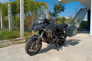  Moto Benelli TRK 