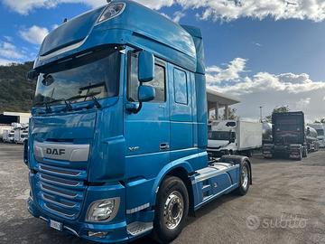 Trattore stradale DAF XF 530 con pres di forza ADR