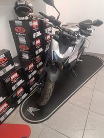 Honda CB 750 Hornet Permute finanziamento garanzia