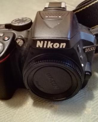 NIKON D5300 MACCHINA FOTOGRAFICA + OBBIETTIVI 