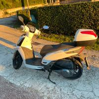 Scooter Kymco People 300gti