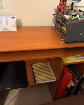Scrivania porta pc
