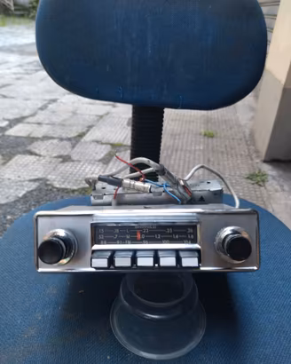 Autoradio epoca autovox FM top gamma anni 60