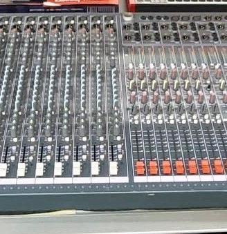SPIRIT BY SOUNCRAFT MIXER MONITOR 40 CANALI