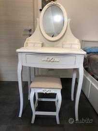 Toletta con sgabello. MAISON DU MONDE