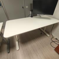 Scrivania ufficio
