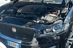 Jaguar F-Pace 2.0 D 180 CV AWD aut. Pure