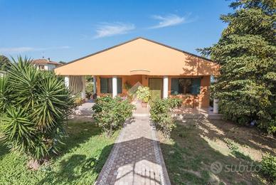 VILLA SINGOLA A ROSETO DEGLI ABRUZZI