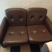 Divano due posti + 2 poltrone